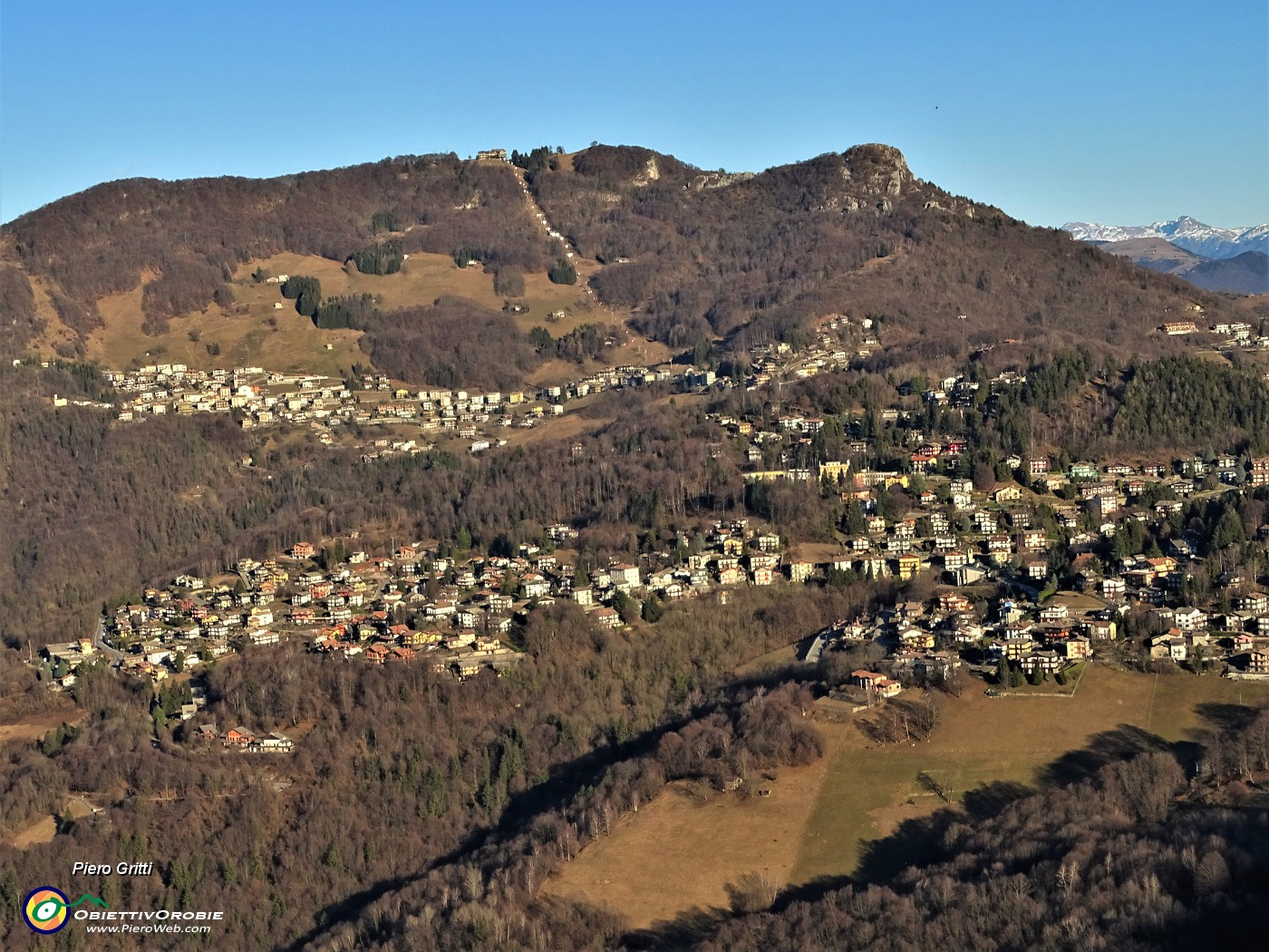 02 Dalla Corna Bianca altopiano Selvino-Avistico e Cornagera-Poieto.JPG
